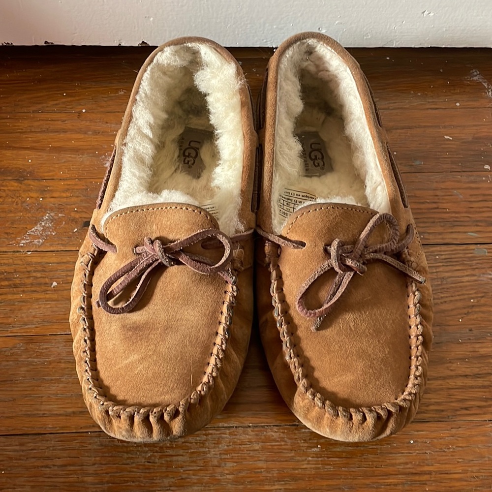 UGG size 7 moccasin